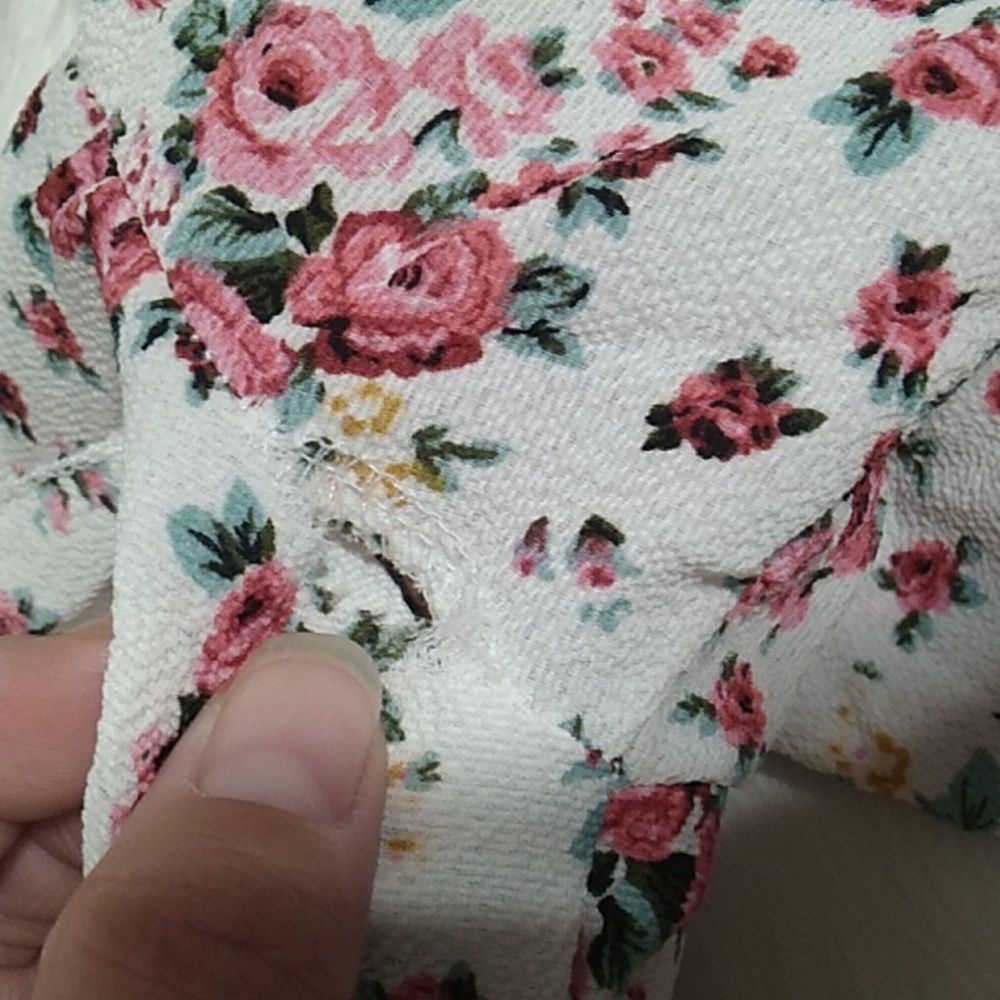 SALE! Mom & Co. Maternity Top Sz.S Couple Fixable Flaws (BX82) - Picture 9 of 9